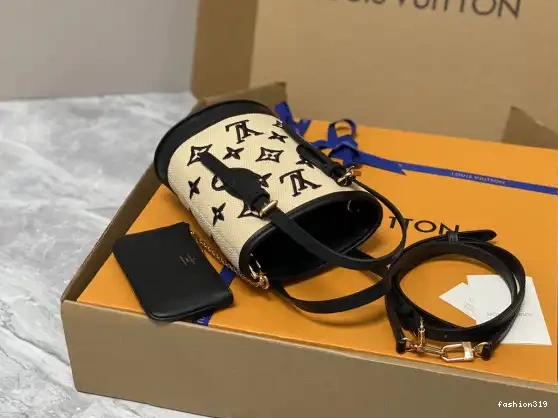 VUITTON LOUIS BUCKET NANO 0417